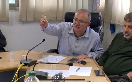 اجتماع طارئ في الطيرة: اضراب شامل غدًا